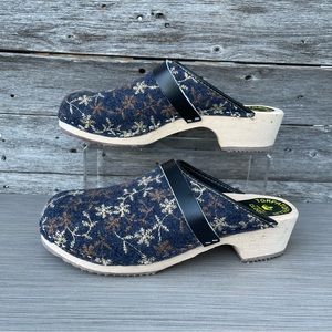 Cape Clogs Midnight Blue Wooly Sweden Clogs